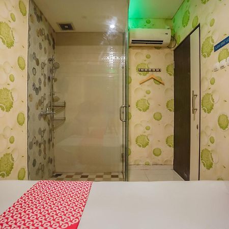 Super Oyo Capital O 92633 Spring Hotel Gubeng Surabaya Exterior foto