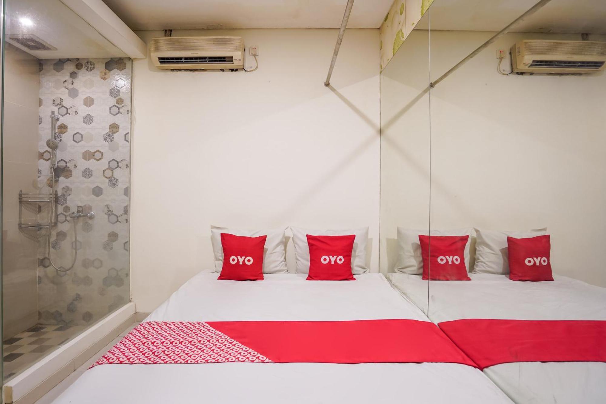 Super Oyo Capital O 92633 Spring Hotel Gubeng Surabaya Exterior foto
