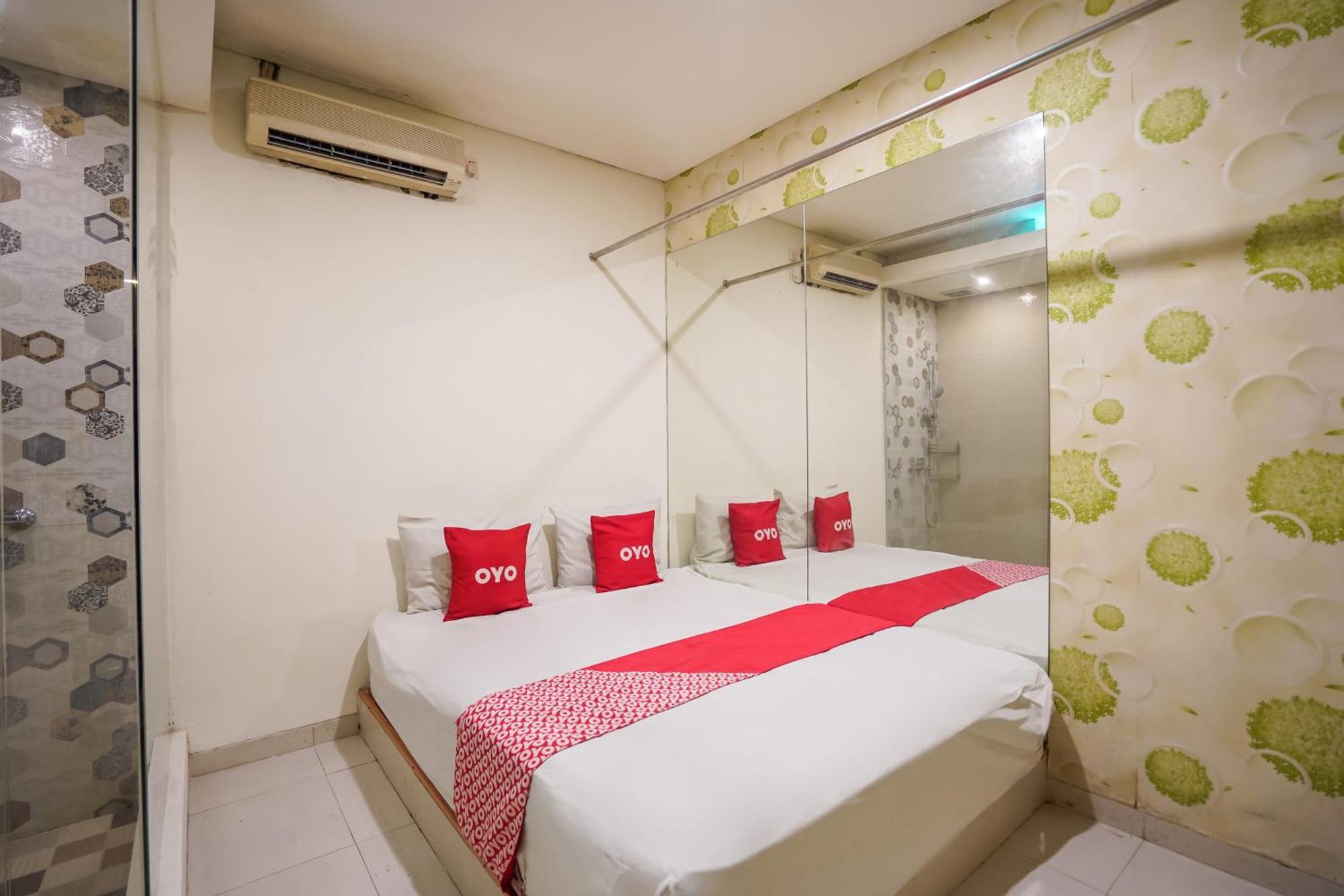 Super Oyo Capital O 92633 Spring Hotel Gubeng Surabaya Exterior foto