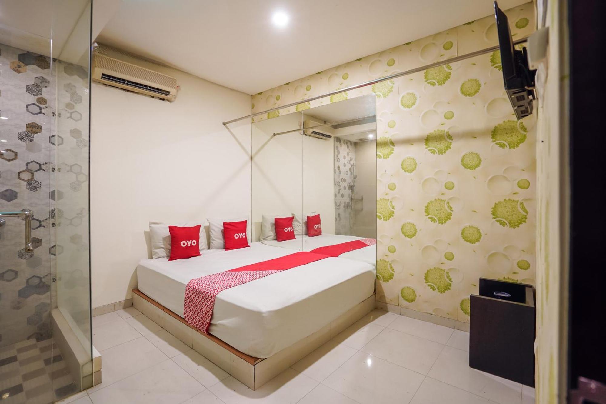 Super Oyo Capital O 92633 Spring Hotel Gubeng Surabaya Exterior foto